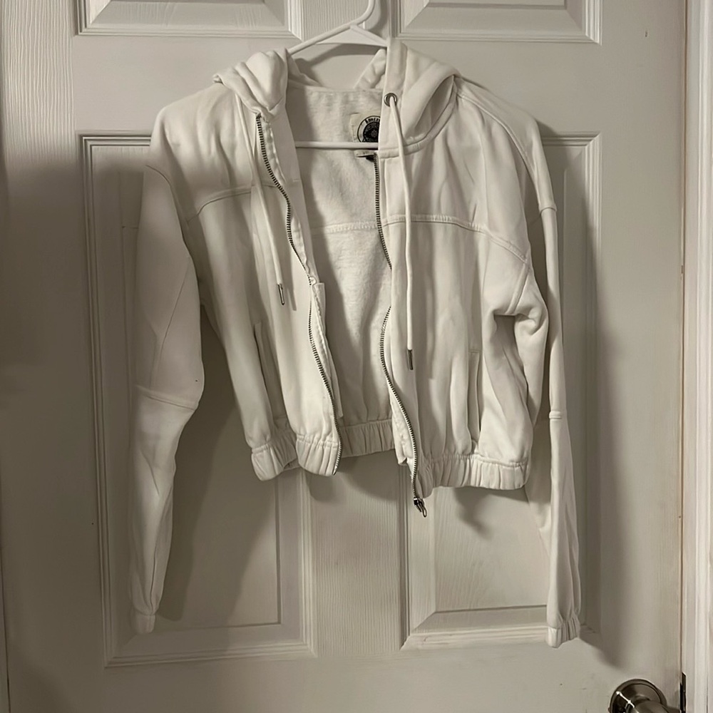 white cropped zip up